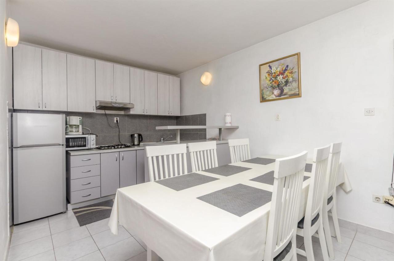 Apartments Ercegovic 로고즈니차 외부 사진