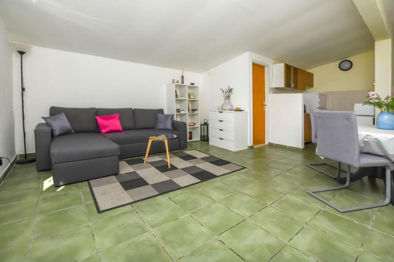 Apartments Ercegovic 로고즈니차 외부 사진